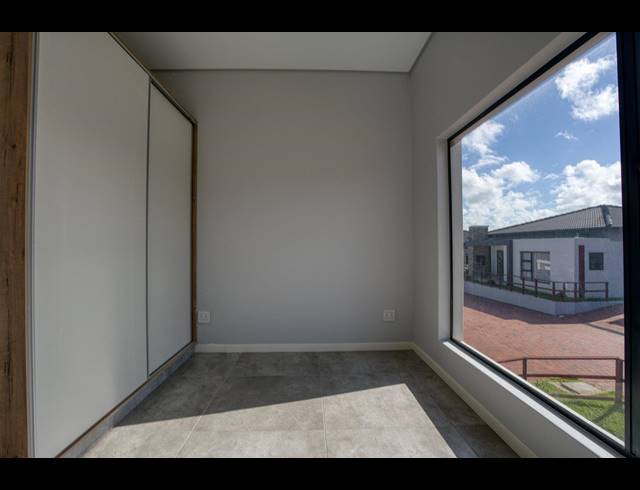 3 BEDROOM DUPLEX FOR SALE IN PALM LAKES ESTATE